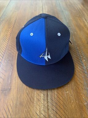 Men’s Hyperlite Hat Wakeboard New NWT
L / XL